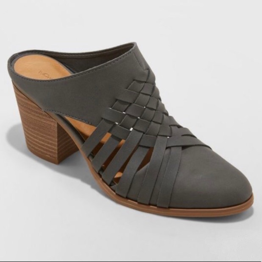 Universal Thread Huarache Gray Heeled Mules, NWT